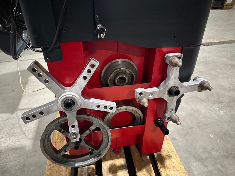 M&B Engineering WB690 Truck Balance Stand 220V