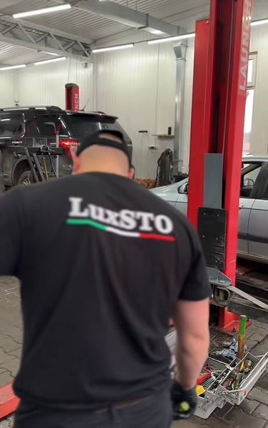 Installing the lift and preparing for work
